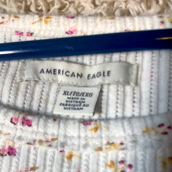 American Eagle Short Sleeve Floral Top - Picture 2 of 6